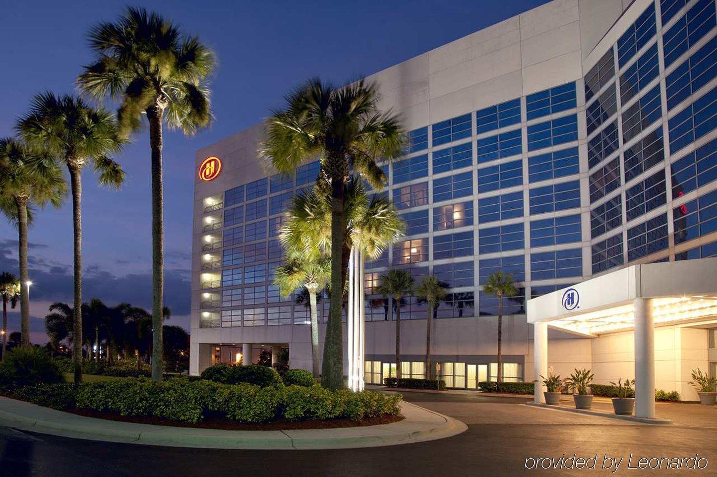 Отель Hilton Melbourne, Fl Экстерьер фото